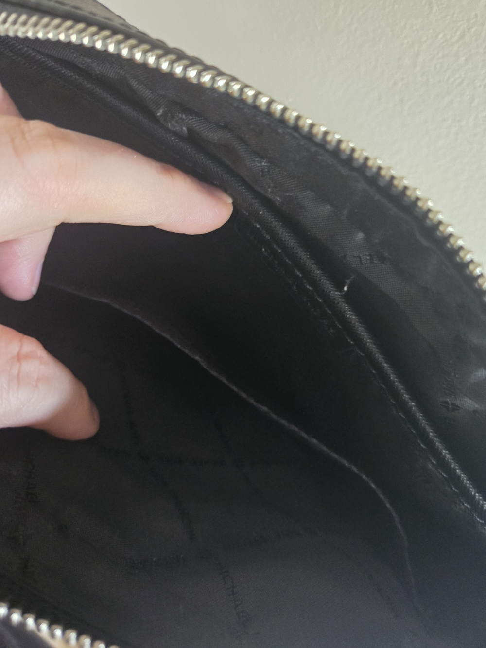 MICHAEL KORS Black Signature Crossbody Bag - Picture 11 of 16